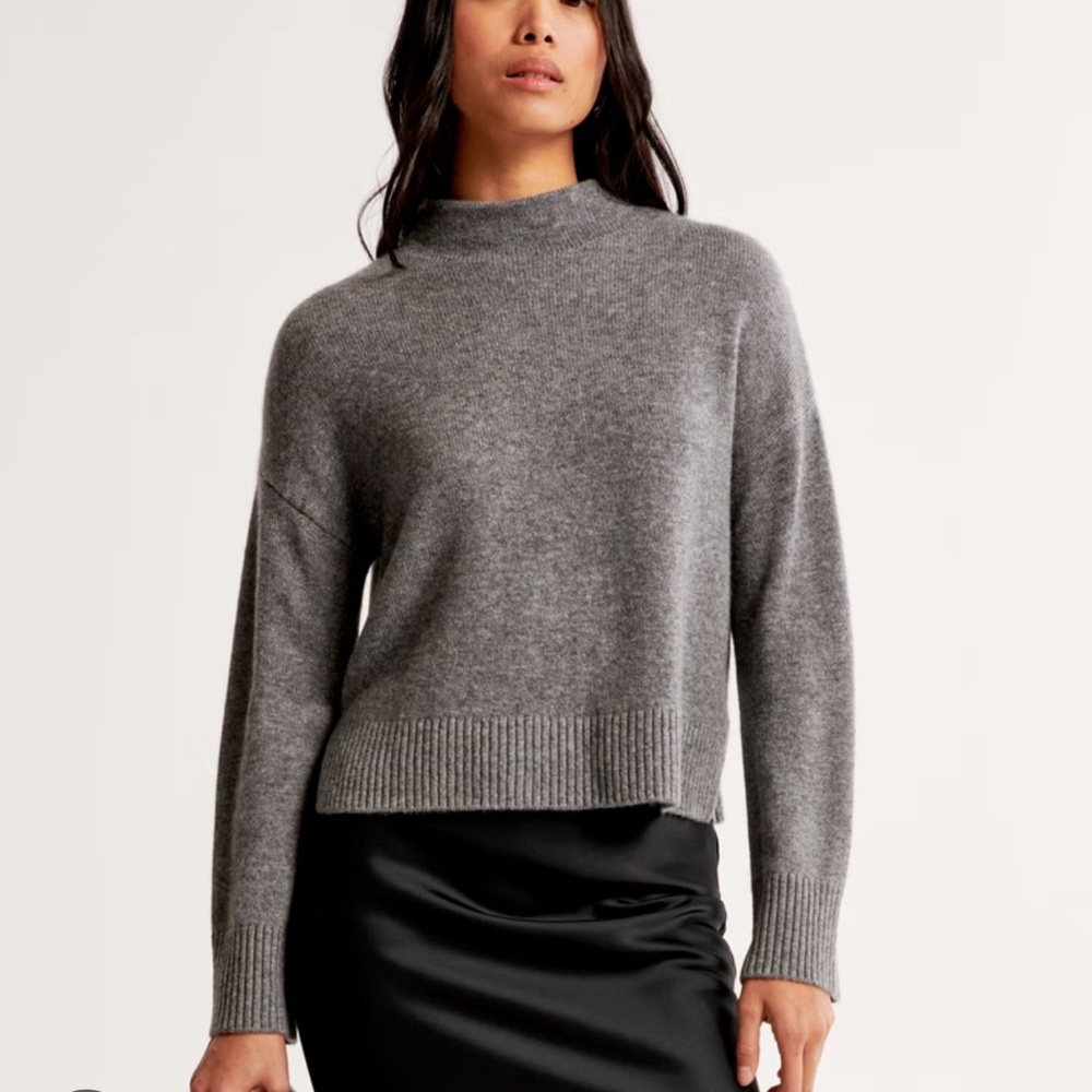 Abercrombie Gray Cashmere Mockneck Sweater
